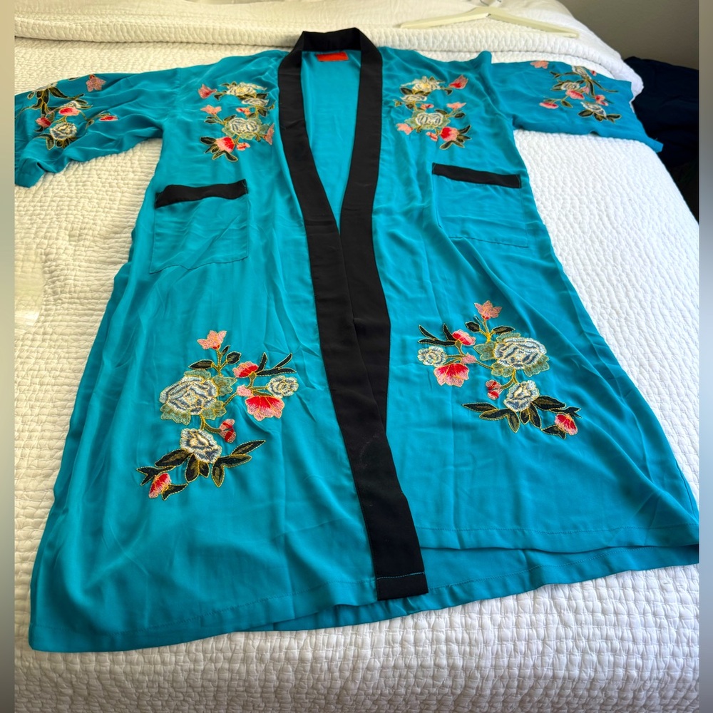 Signature8 Kimono